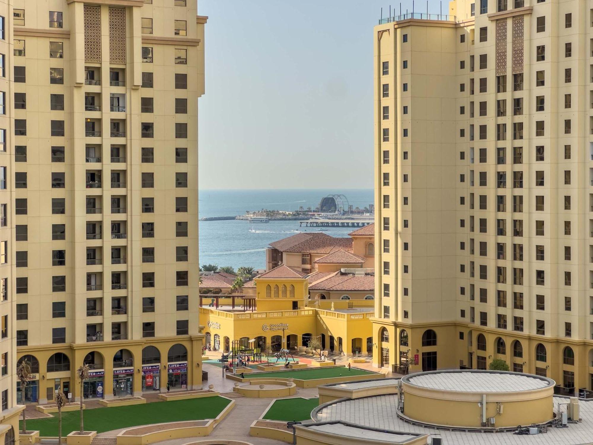2 Bdr In Liv - Views & Modern Design