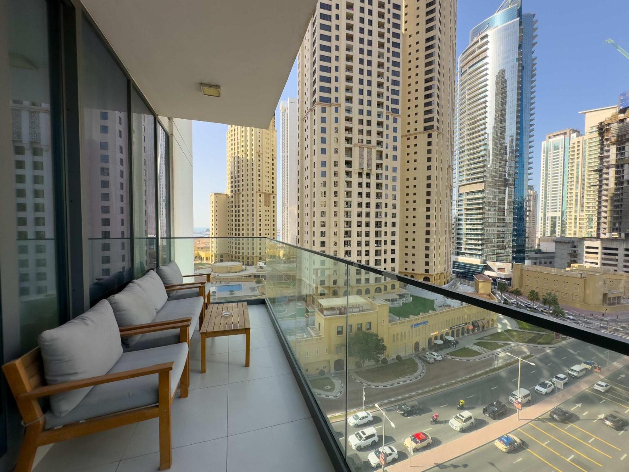 Apartment 2 Bdr In Liv - Views & Modern Design *