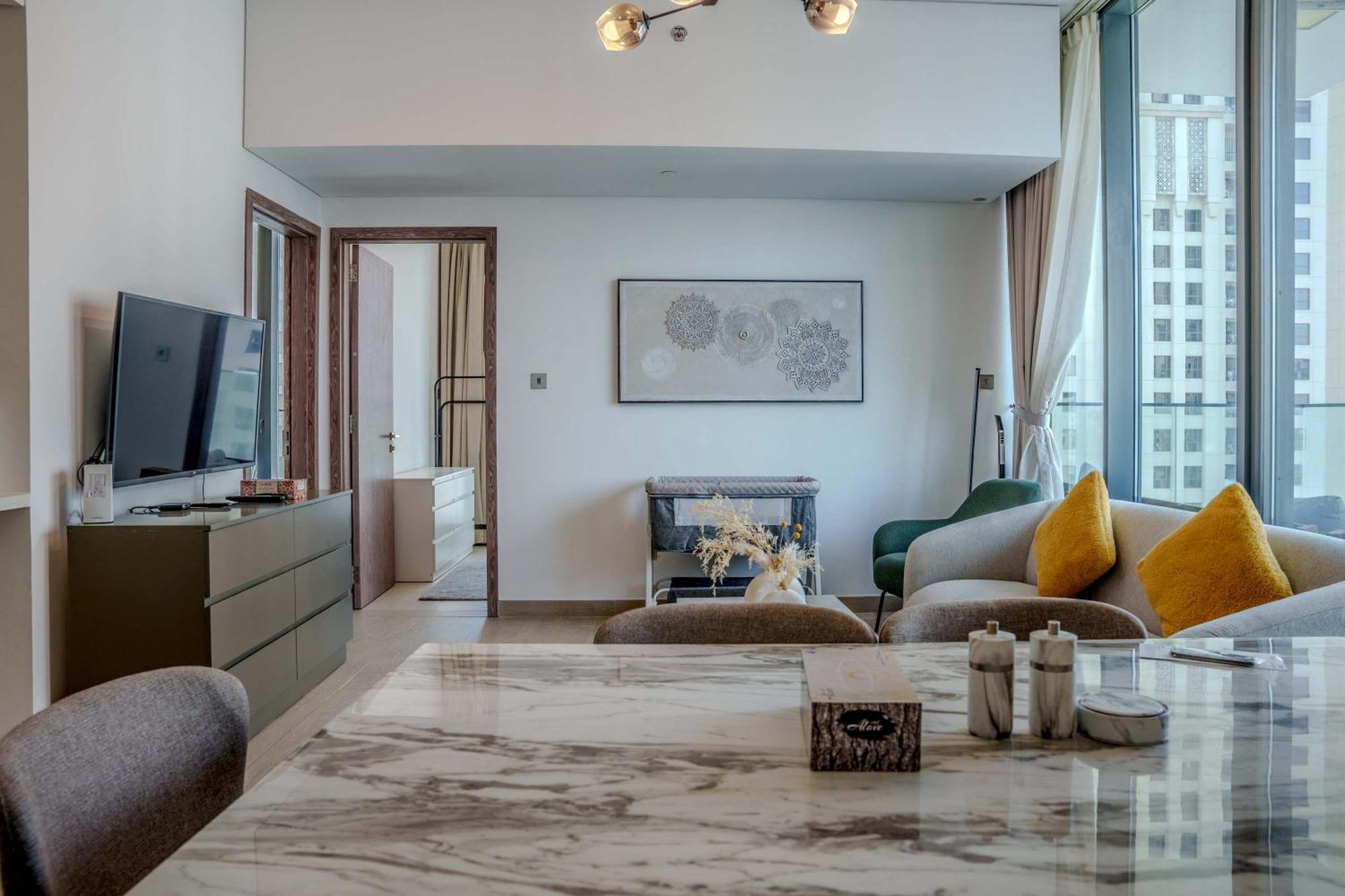2 Bdr In Liv - Views & Modern Design Apartment Dubai