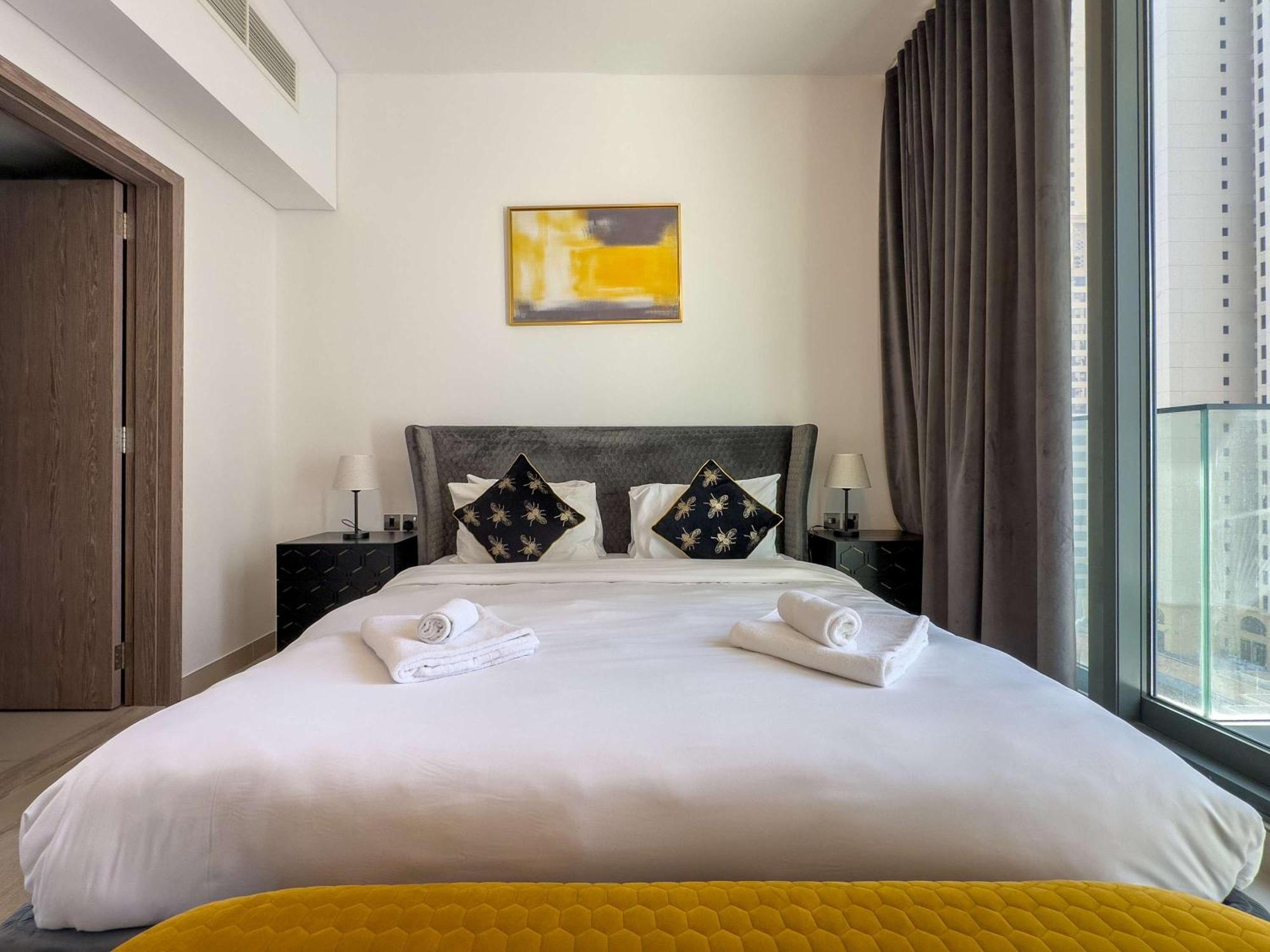 2 Bdr In Liv - Views & Modern Design Dubai